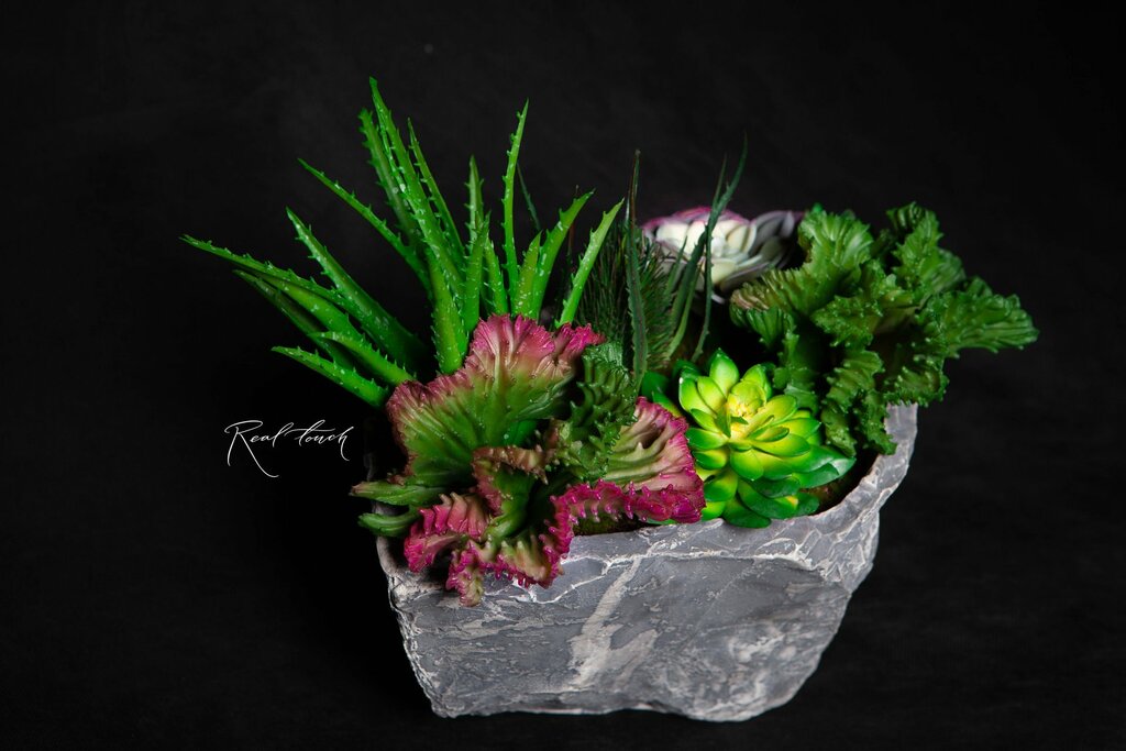 7 tips on how to make DIY artificial succulent arrangements