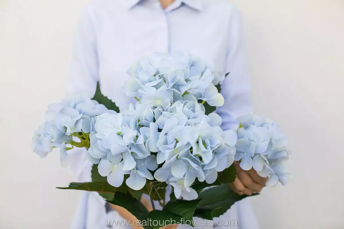 Real Touch hydrangea bush (5 blooms) - light blue