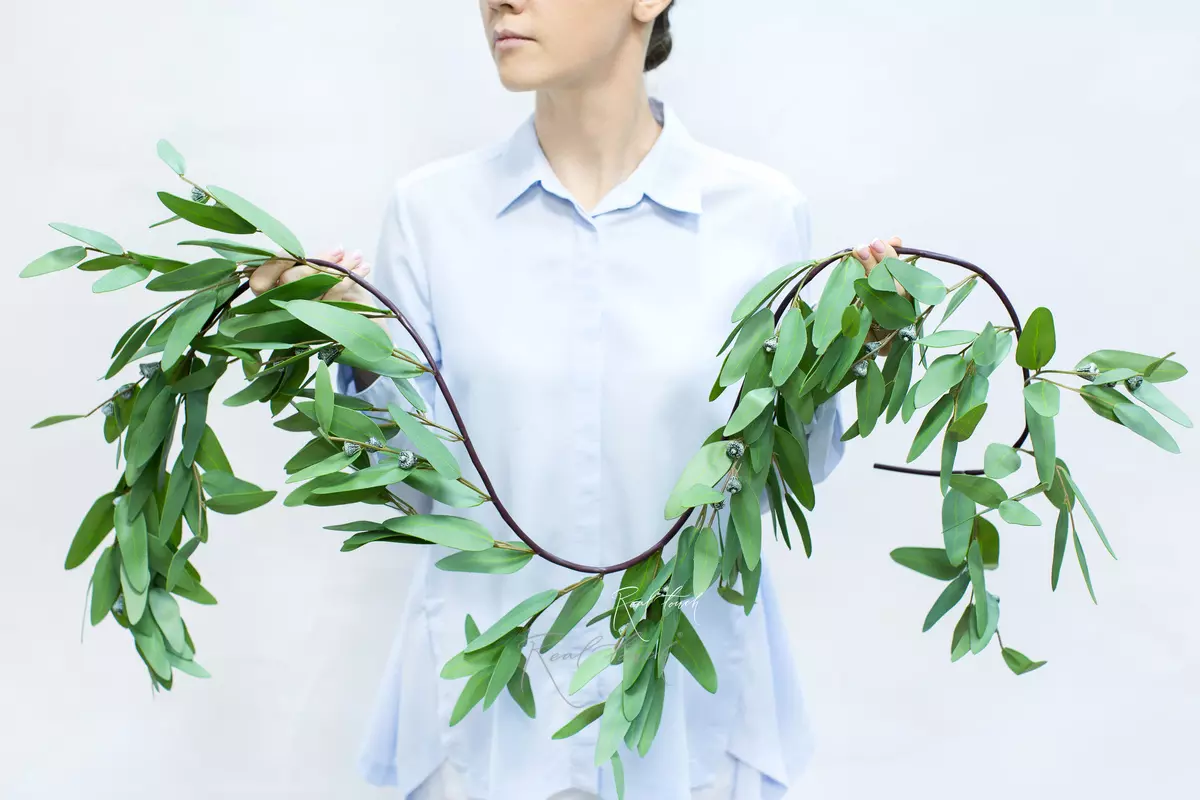 Garland of Eucalyptus Populus with Berries - green