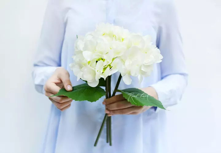 Real Touch Bouquet of 3 Hydrangeas - white