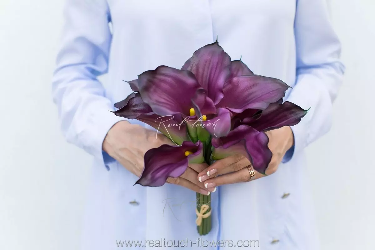 Calla Lily Bouquet with 12 Flowers - purple