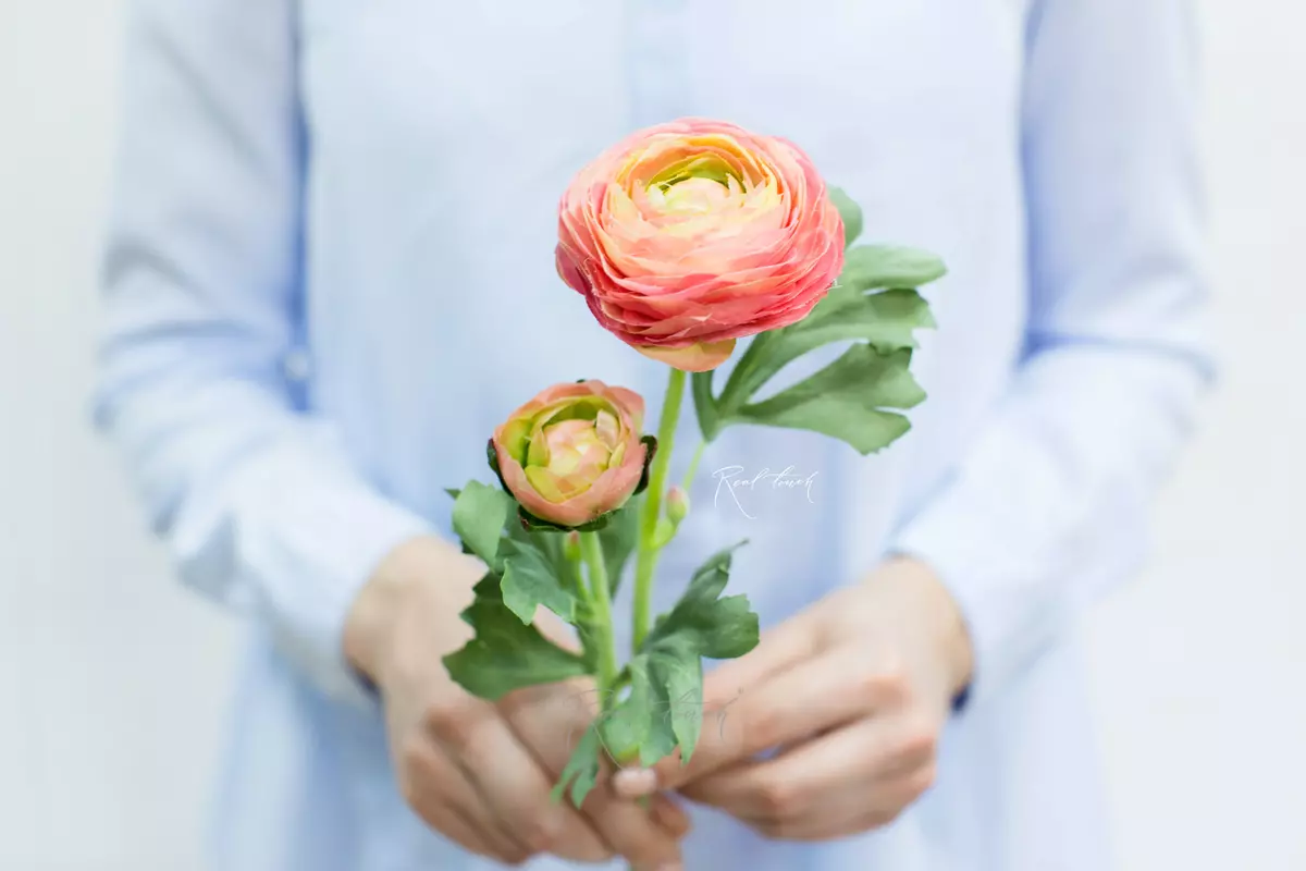Real Touch Ranunculus Clooney - pink Real Touch Ranunculus Clooney - pink