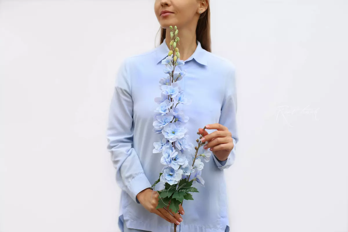 Delphinium with 2 Sprays - light blue Delphinium with 2 Sprays - light blue