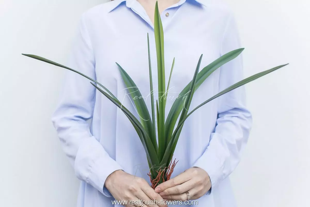 Medium Bush with 10  silicone leaves - green