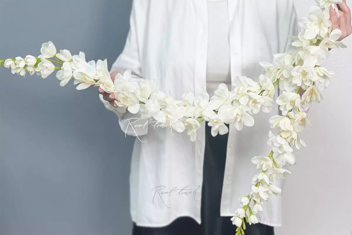 Real Touch Wisteria (without stem) - white